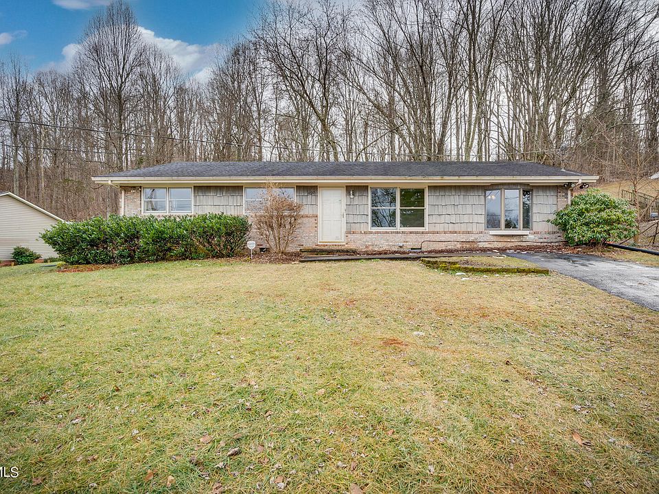 1st image of 4637 Woodcliff Dr