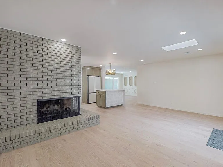 8005 Pickard Ave NE — Photo 29