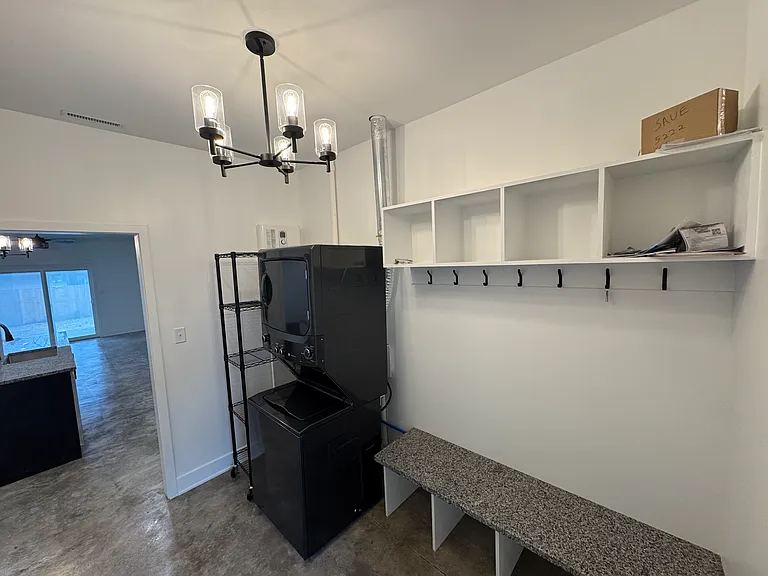 5222 Sherwin Ave — Photo 8