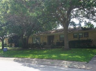 357 Brook Hollow Dr, Desoto, TX 75115