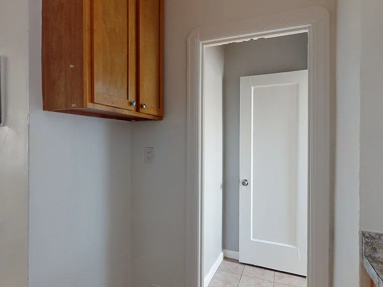 6405 Bancroft Ave — Photo 12