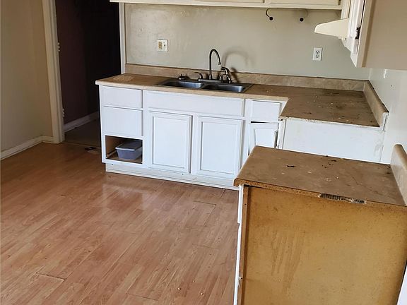3rd image of 508 Melodye Ln