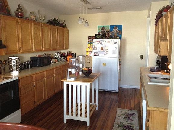 3rd image of 212 Bowman St