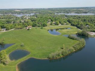 37 S Lake Dr, Lisbon, OH 44432