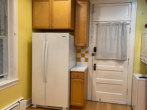 1st fl kitchen with in unit laundry