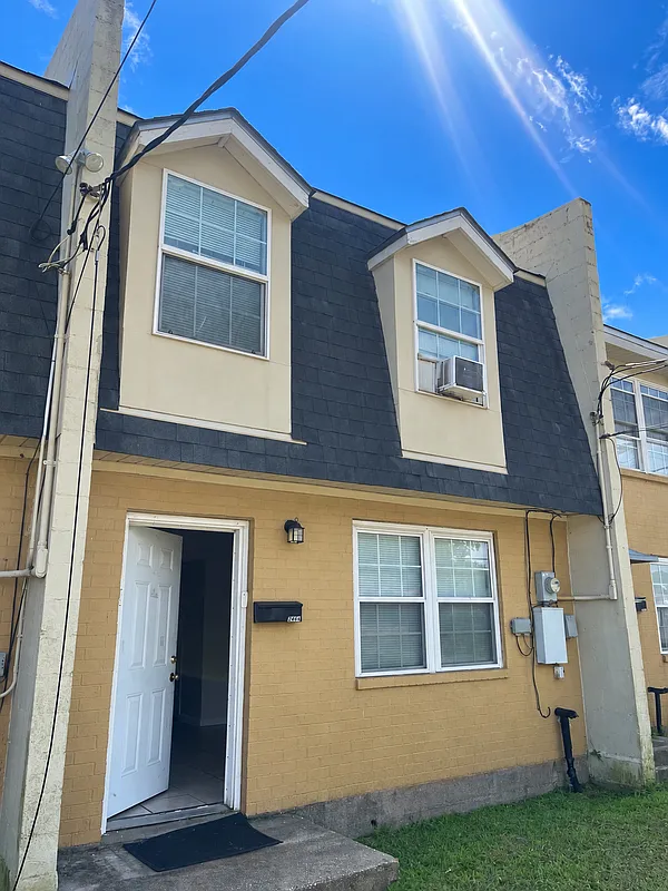 2 bed, 2.0 bath, 1120 sqft, $1,250 — Photo 1