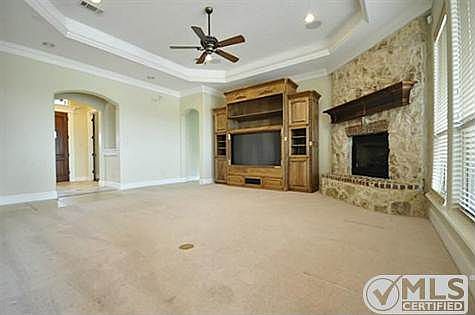 3rd image of 928 Morton Hill Ln