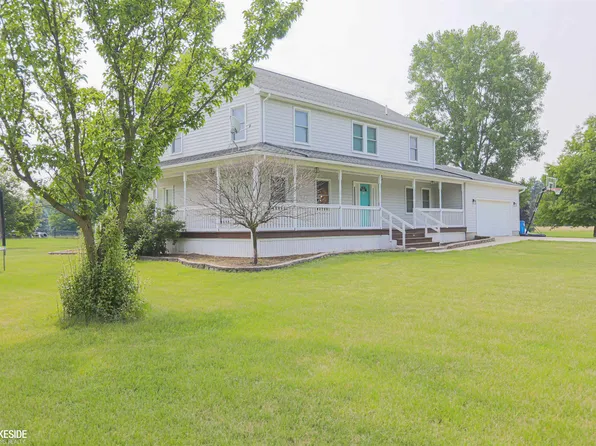 2043 Kronner Rd, Columbus, MI 48063