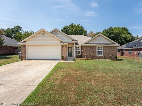 311 S 14th St, Lavaca, AR 72941