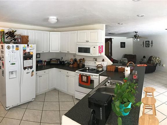 4th image of 617 Jefferson Ave