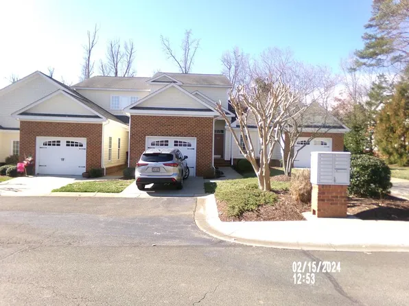 204 Edgewood Cir, Halifax, VA 24558