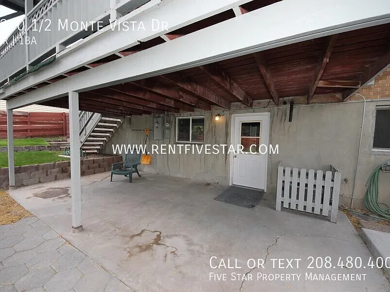 1260 1/2 Monte Vista Dr — Photo 2