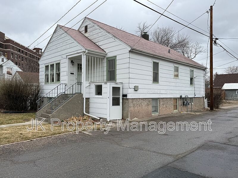 1st image of 115 16th St N