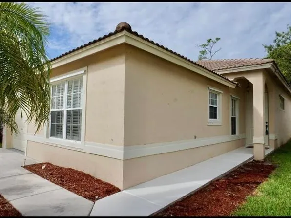 145 Prestige Dr, Royal Palm Beach, FL 33411