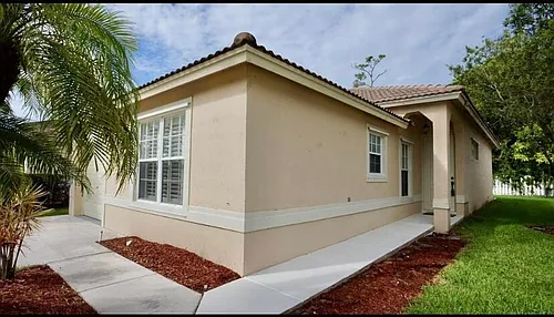 145 Prestige Dr Photo 1