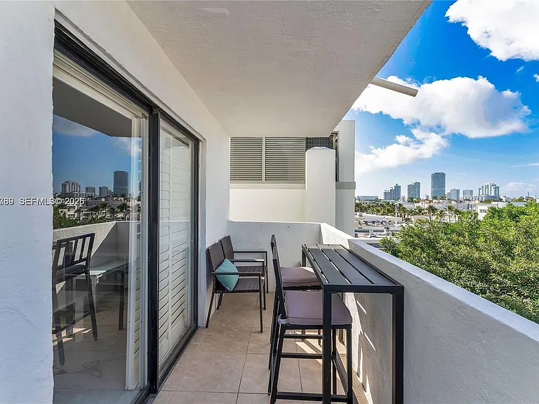 1418 Collins Ave #504 — Photo 16