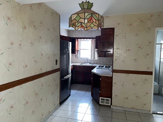 Rented by Paragon Real Estate Corporation | media 10