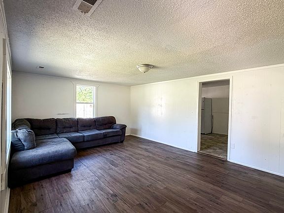 3rd image of 2936 W Walnut Street