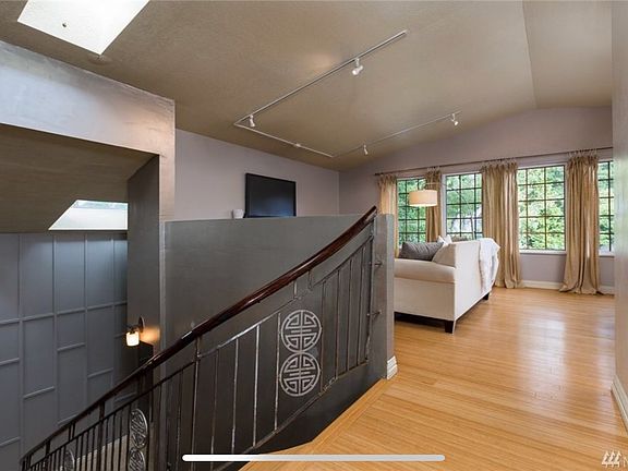 5th image of 2633 Saint Clair St