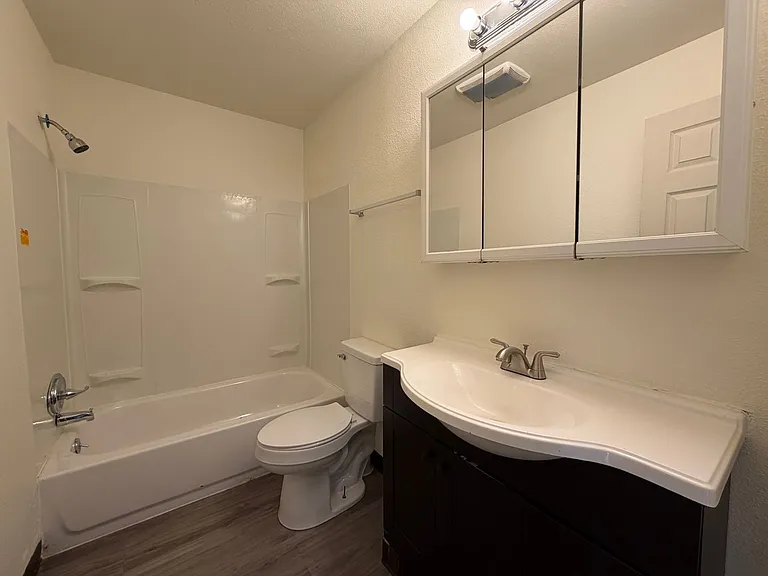 138 N Klevin St — Photo 2