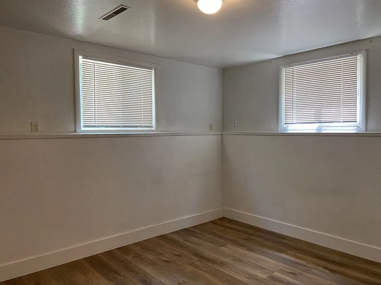 524 N Frey Ave #B — Photo 21