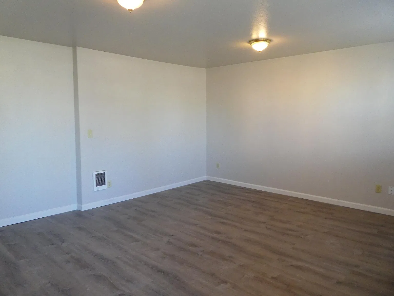 2 bed, $1,400 — Photo 4
