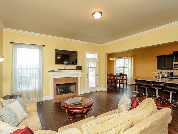 There's a gas fireplace.