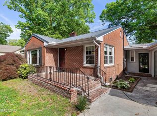 610 S Charles G Seivers Blvd, Clinton, TN 37716