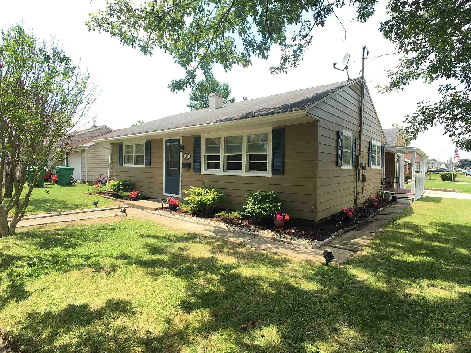2417 Greenview Ave photo 1