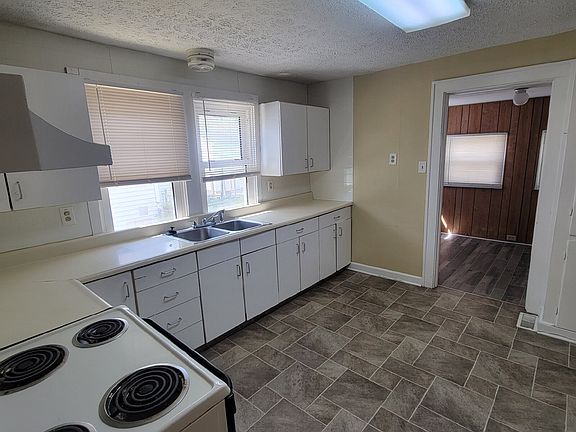 5th image of 4618 McGuire Ct