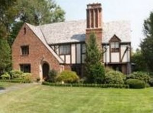 39 Colony Rd, West Hartford, CT 06117