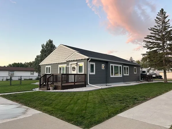 1102 4th Ave W, Mobridge, SD 57601