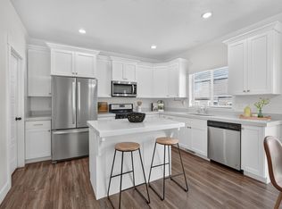 7502 N Cottage Ln E, Eagle Mountain, UT 84005