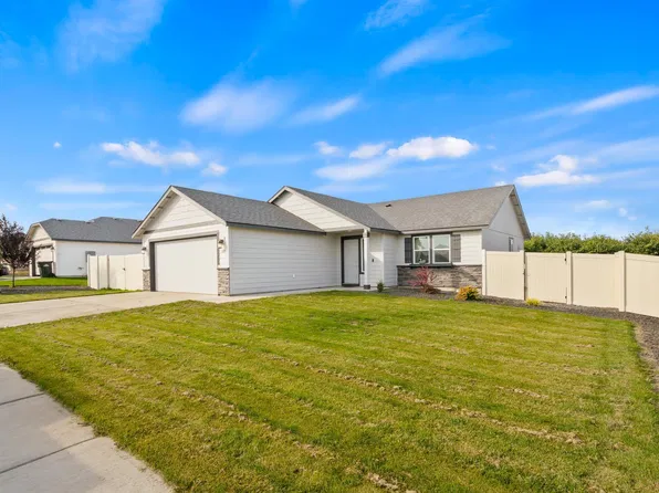118 Bitters Loop, Grandview, WA 98930