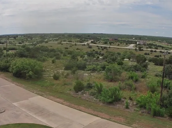 455 Cliffs Dr, Graford, TX 76449