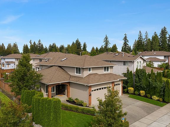 Unique end lot next to community park