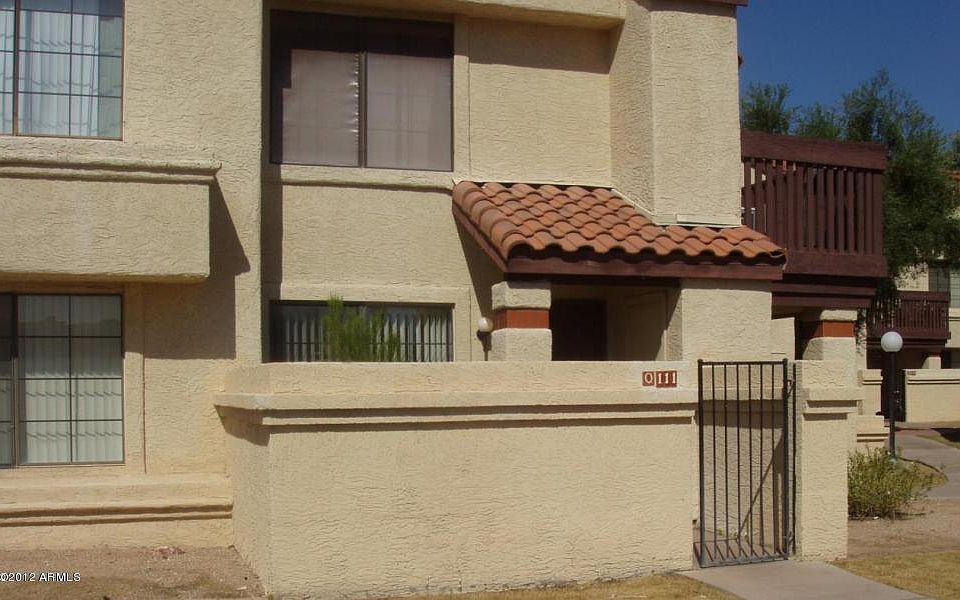 1st image of 700 E Mesquite Cir