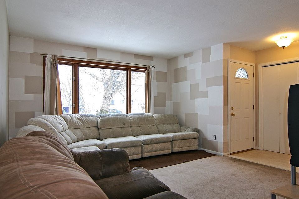 1st image of 1745 Highwood Dr