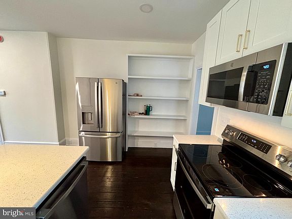 5th image of 41 5th Ave #1