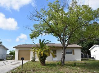 8435 Fox Hollow Dr, Port Richey, FL 34668