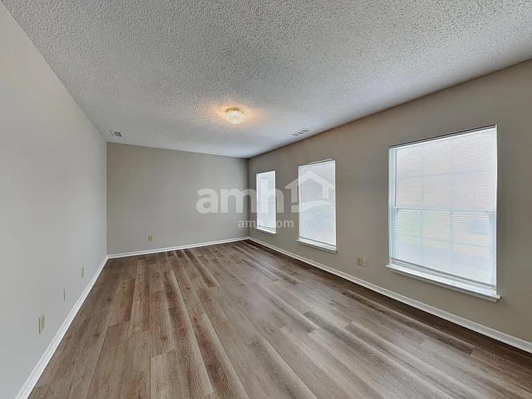 5793 Amber Ln — Photo 14