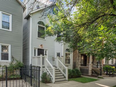 2527 N Washtenaw Ave, Chicago, IL, 60647
