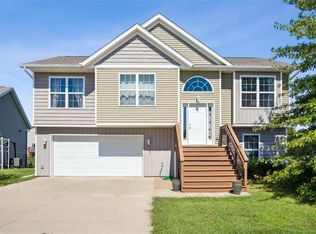 1656 Vesti Ln, Iowa City, IA 52240