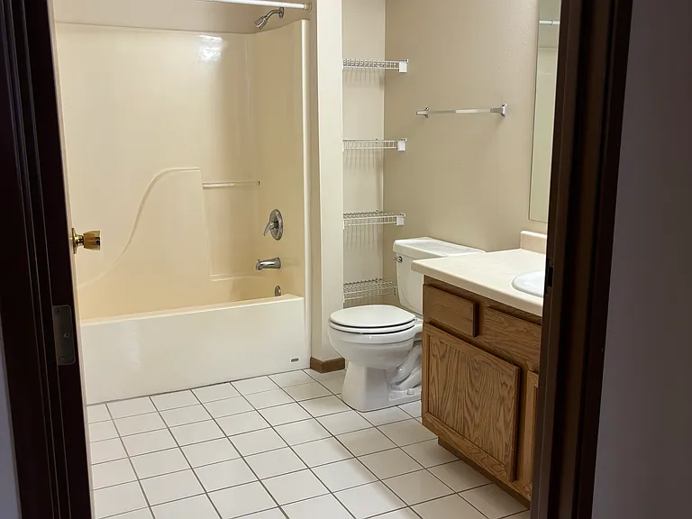 SunWest II Apartments — Photo 7