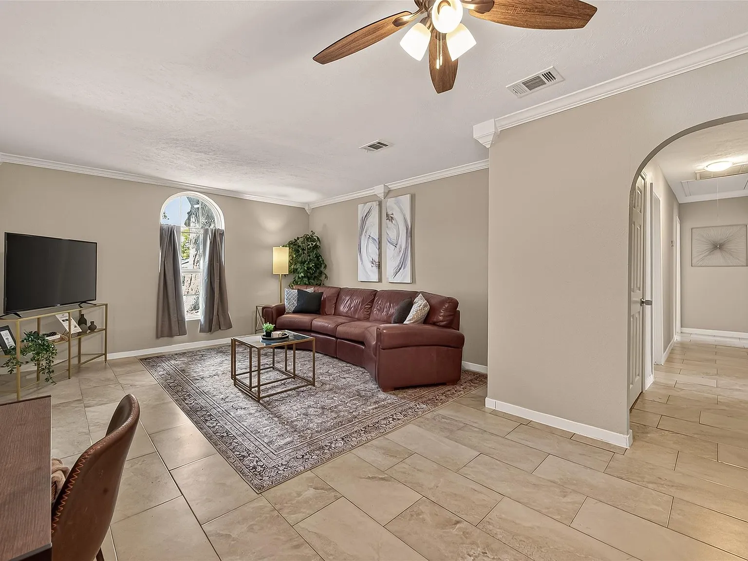 3 bed, 2.0 bath, 1057 sqft, $2,695 — Photo 4