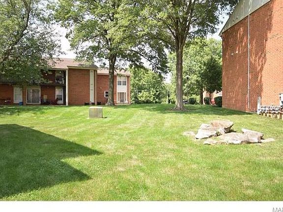 3rd image of 2007 Greenglen Dr APT 201