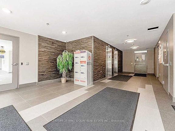 3rd image of 251 Hemlock St #620