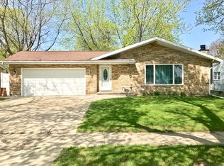 2211 16th Ave, Sterling, IL 61081