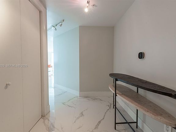 4th image of 325 Biscayne Blvd #3326