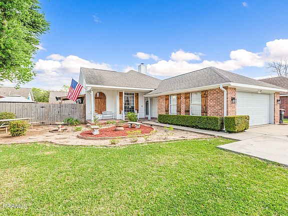 4th image of 107 Village Green Dr